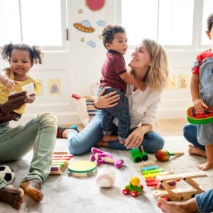 Construyendo futuros brillantes: la educación preescolar y su papel en el desarrollo infantil Construyendo futuros brillantes: la educación preescolar y su papel en el desarrollo infantil